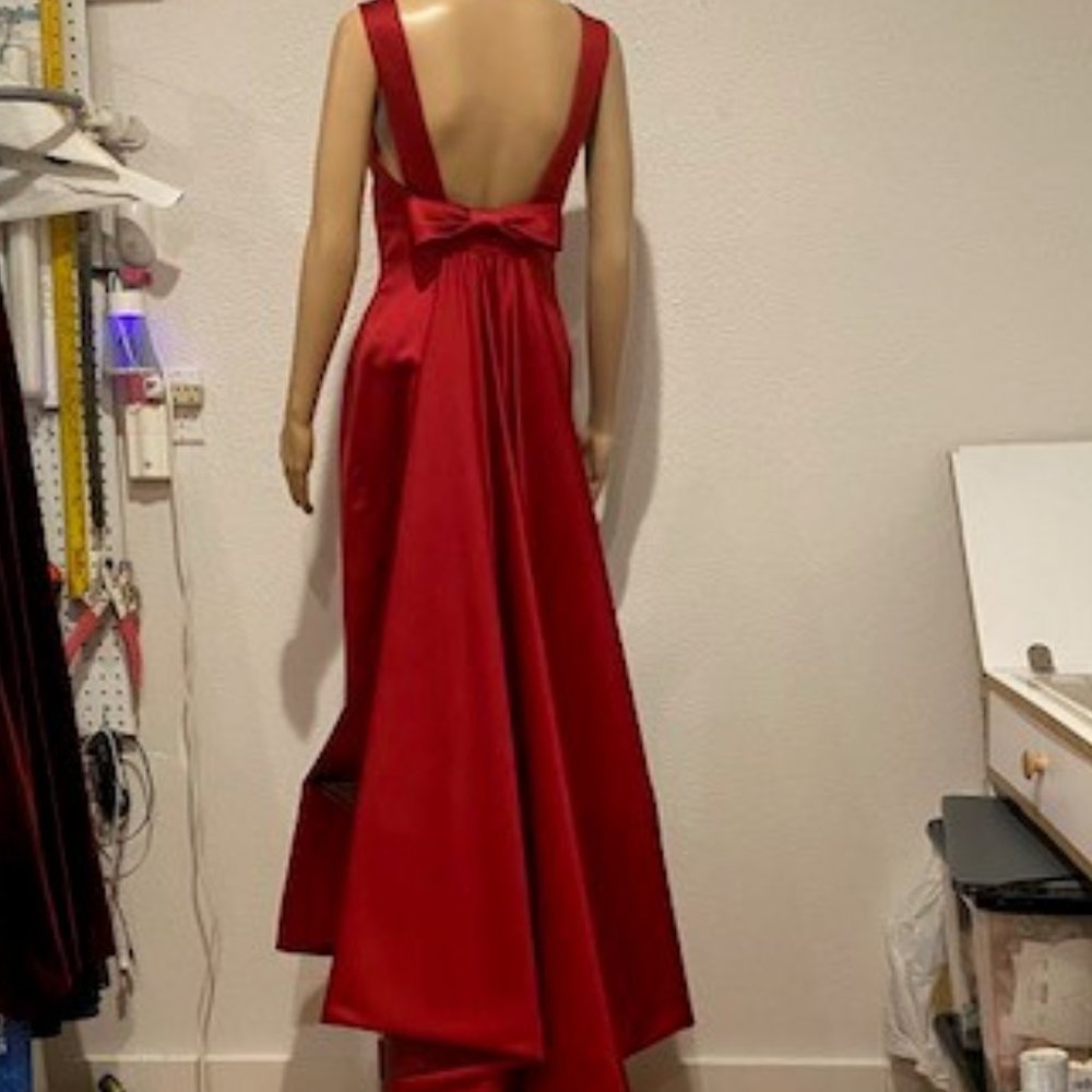 Jessica McClintock formal gown - removable train red burgundy wine Size 4